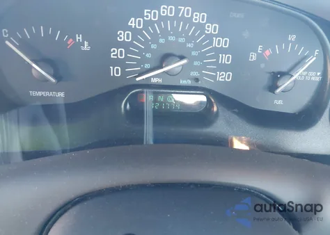 2002 Buick Century Custom from USA, damaged, VIN 2G4WS52J521273218